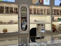 -新视达眼镜店·蔡司·依视路(名镜苑店)
