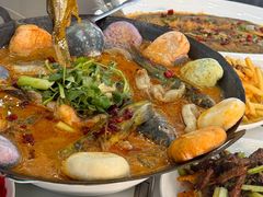 -丹水桥地锅鱼·翘嘴鲌·地方特色全鱼宴(丹江口大坝店)