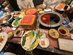 -牛YO寿喜烧·铁板烧和牛火锅自助(市府恒隆店)
