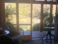 -Huka Lodge