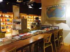 -新华里咖啡书吧(新华书店小寨店)