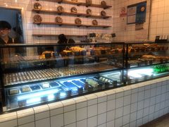 面包甜点陈列柜-81BAKERY(大学路店)