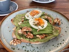 牛油果煮蛋吐司-RAC BAR(安福路店)