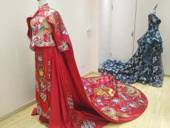-觅白婚纱礼服馆