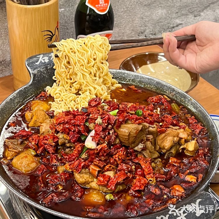 在西安苍蝇馆子吃到了芋儿鸡 鸡汤无限续诶