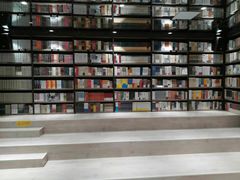 -钟书阁(群光广场店)