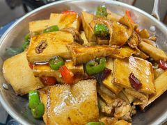 干锅千页豆腐-土匪鱼酒店