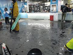 -乔波室内滑雪场
