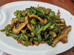 -胡子饮食店