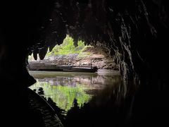 -怀托摩萤火虫洞