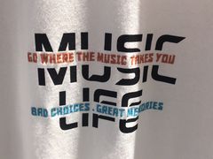 -URBAN REVIVO(欢乐海岸购物中心店)