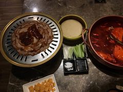 -三人行骨头王火锅(长寿店)