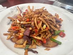 -湖南人家湘菜馆(镇江路店)