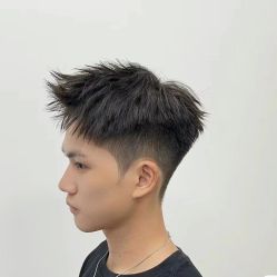 -一家只做男发烫染的店