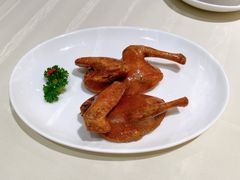 玻璃脆皮乳鸽-利苑酒家(华熙国际店)