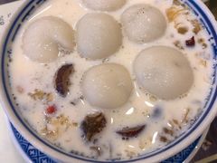 冰糖银耳桃胶-捷信牛奶甜品世家(学府店)
