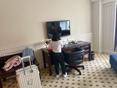 -深圳富苑皇冠假日套房酒店