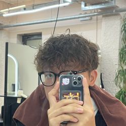 -Hair Co.一间沙龙