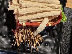 -湊湊火锅·茶憩(南京东路悦荟店)