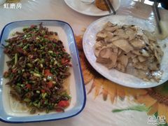 小炒牦牛肉和一种忘了名字的菜……-银同牦牛肉火锅