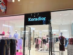 -王府井奥莱临潼小镇(临潼店)