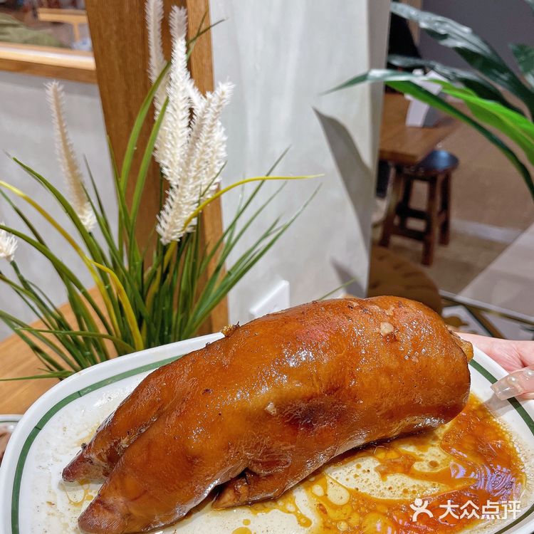 在昆明市中心吃到猪脚饭了！普吉岛的味道！