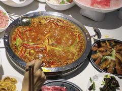 -茅草房·河畔园林火锅