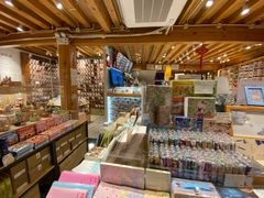 -猫的天空之城概念书店(丽江古城饮玉巷店)