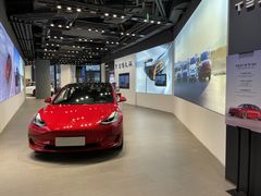 -TESLA 特斯拉(上海太古汇体验店)