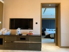 -上海滴水湖皇冠假日酒店