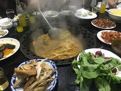 -铁锅炖灶台鱼老三炖鱼馆