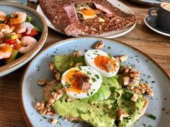 牛油果煮蛋吐司-RAC BAR(安福路店)