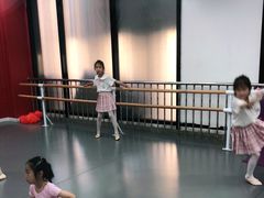 -舞霖精灵国际舞蹈教育中心(华创生活广场店)