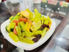 -牛一嘴·兰州牛肉面·大盘鸡(财富中心店)