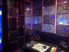 -蓝尊量贩(黄河路店)