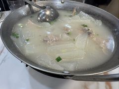 -余杨鸭鸭餐厅