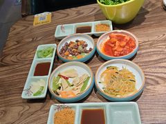 -明洞阿姨·韩式酱蟹烤肉·创意料理(三元桥店)