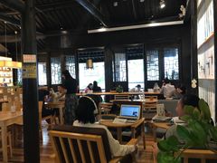 -猫的天空之城概念书店(杭州南宋御街店)