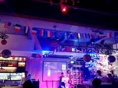 -樱花里音乐餐吧·牛扒椰子鸡(东圃店)