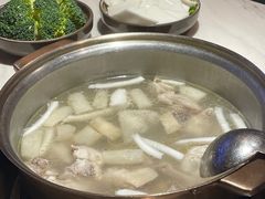 -喃喃椰·糟粕醋·椰子鸡火锅(七堡花园店)
