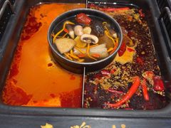 -老牌坊云南鱼豆花火锅(哈西万达店)