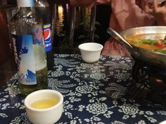 -临江餐馆二楼美食部落