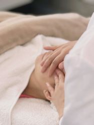 点击看大图 -谦和国际皮肤管理