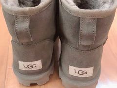 -UGG(燕莎奥特莱斯购物中心店)