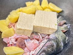 -老刘生态大鱼坊铁锅炖鱼(赛马场店)