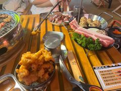 -叽叽扎扎烤肉场(生态城万达店)