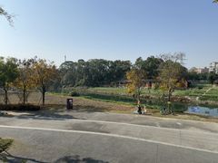 -茅草房·河畔园林火锅