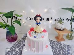 6寸加高白雪公主蛋糕-幸运盒子网红蛋糕房(民族路店)