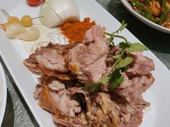 巴柯祖传焖烤羊腿-纳瓦新疆菜(银都店)