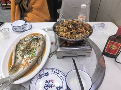 -丹水桥地锅鱼·翘嘴鲌·地方特色全鱼宴(丹江口大坝店)